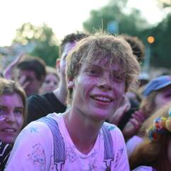 An Overwhelmed Punter's Guide to What to See, Hear and Eat at Laneway Festival 2017