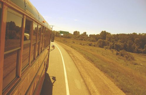 Wheels On The Bus – The Roadtrip to Rhythm and Vines
