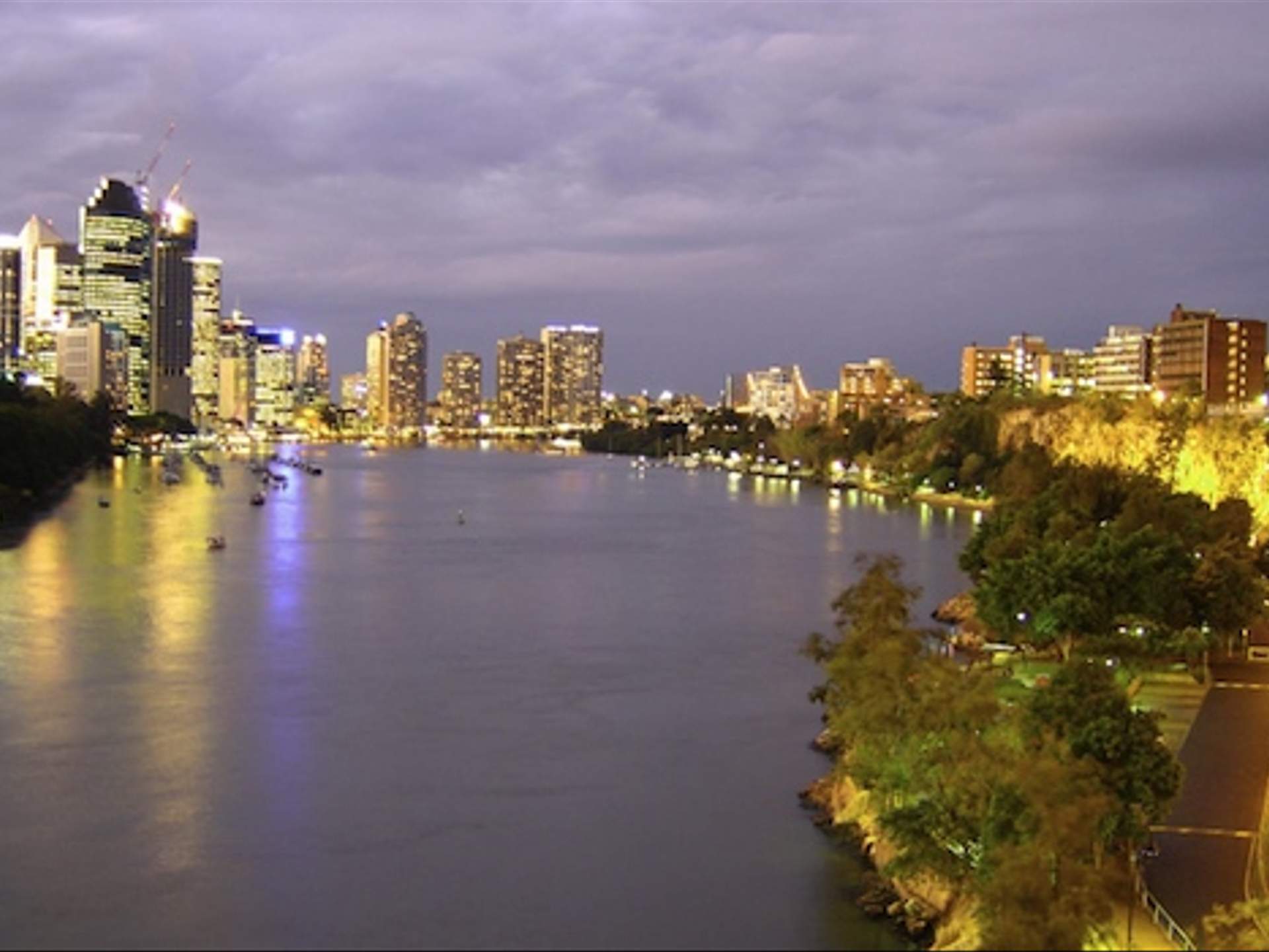 New Broncos jersey plastered on the side of Kangaroo Point Cliffs.  Thoughts? : r/brisbane