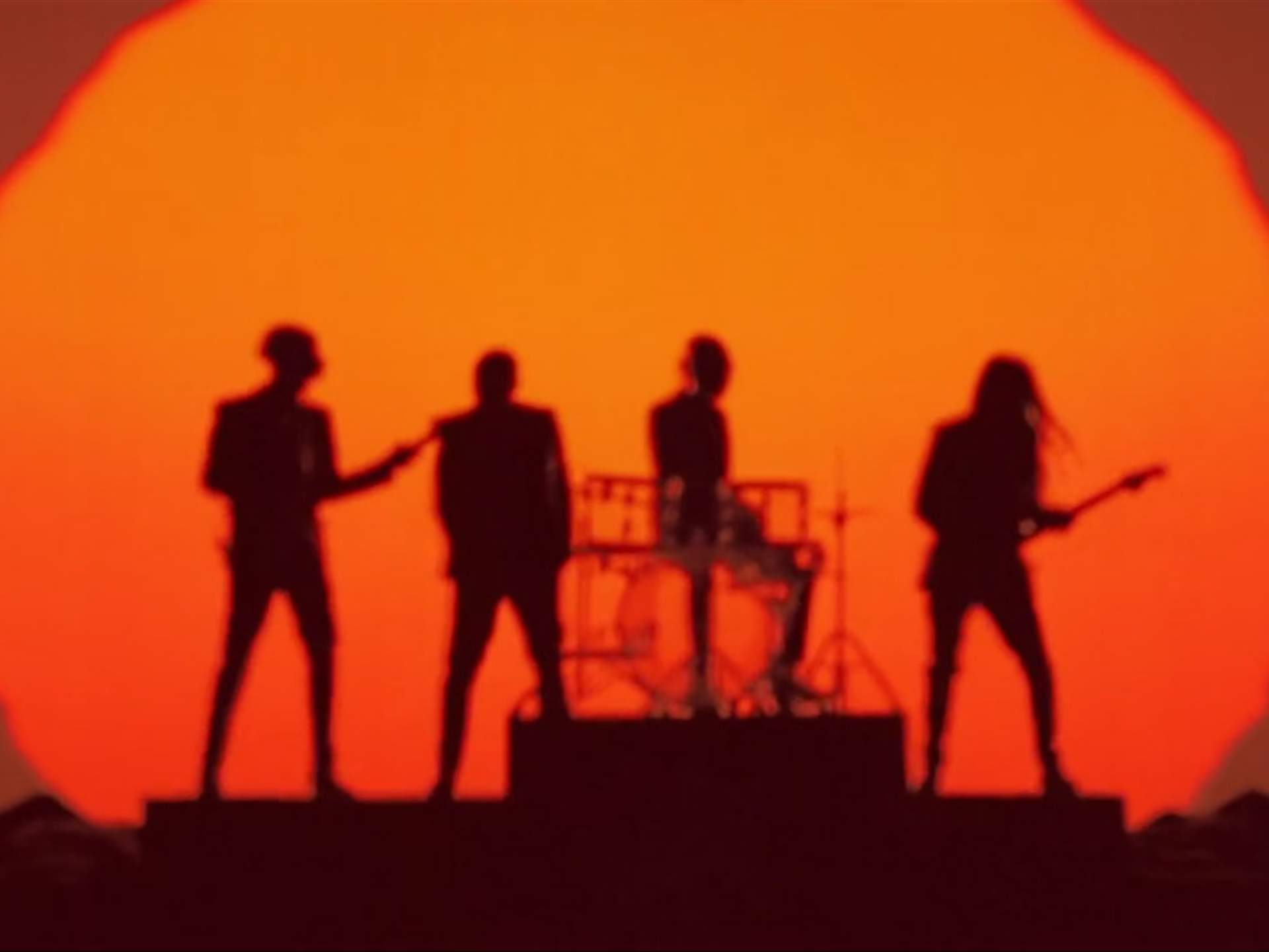 Get lack. Дафт панк. Дафт панк гет лаки клип. Get Lucky девушка поет. We are up all Night to get Lucky.
