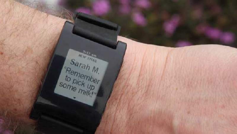 Pebble Smart Watch Hits Retail Stores in US