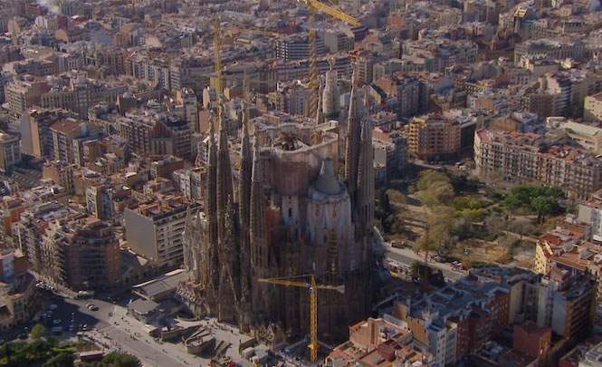 See Gaudi’s Famous Sagrada Familia Completed in Impressive Visualisation