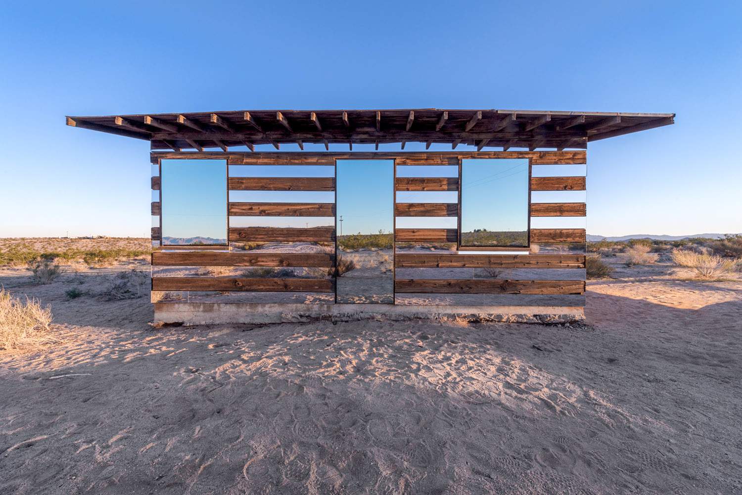 Mystical Mirror House Appears in the Mojave Desert