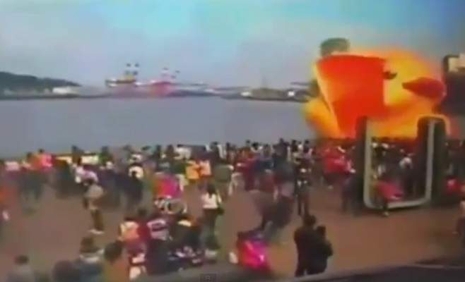 Giant Rubber Duck Explodes - Concrete Playground