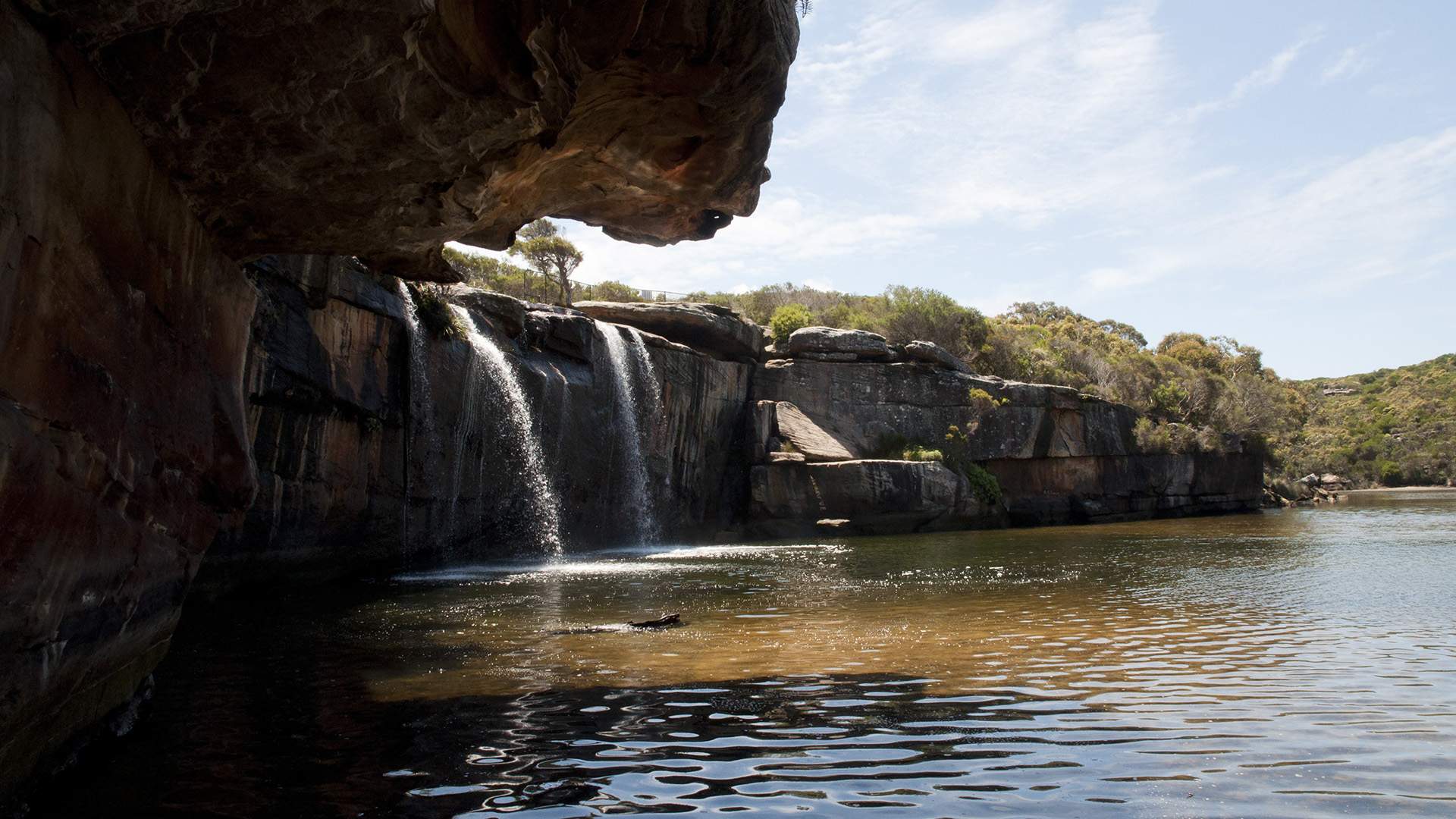 Waterfalls in Sydney - swim in Sydney - Wattamolla