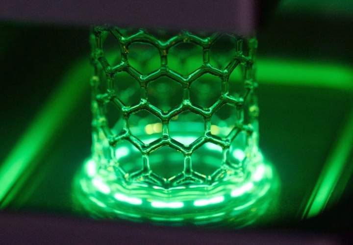 Background image for This New Terminator 2-Inspired 3D Printer Pulls Objects Out of Goo