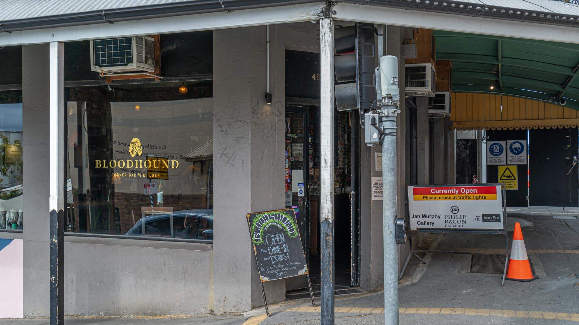 Bloodhound Corner Bar and Kitchen