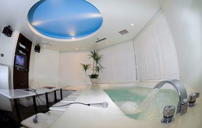 Background image for This Japanese Hotel Lets You Sing Karaoke in a Hot Tub