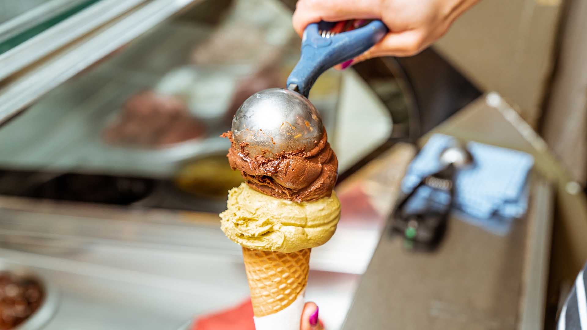 How to Get the Perfect Ice Cream Scoop In Two Steps — Eat This Not That