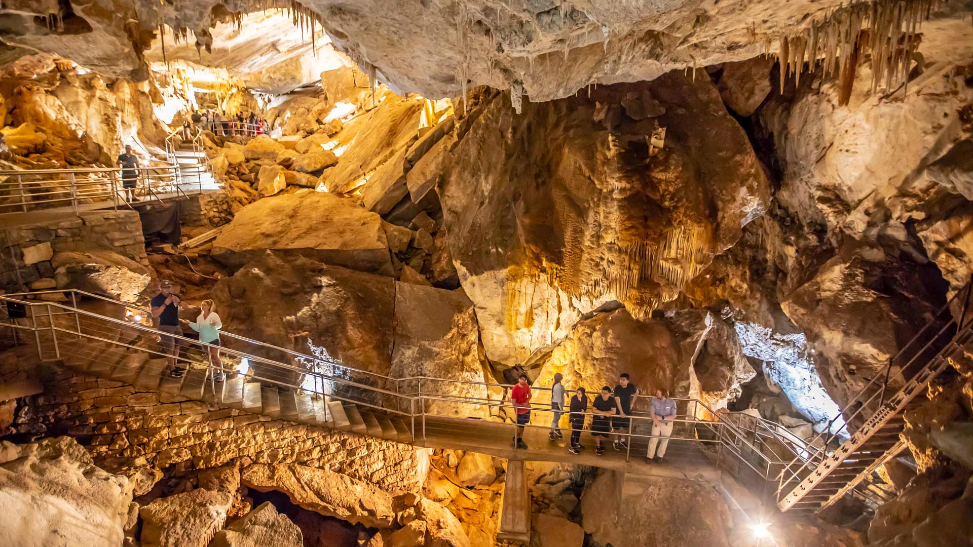 best caves in sydney