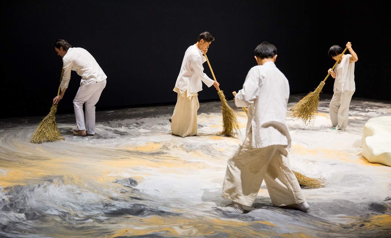 Lee Mingwei: Guernica in Sand