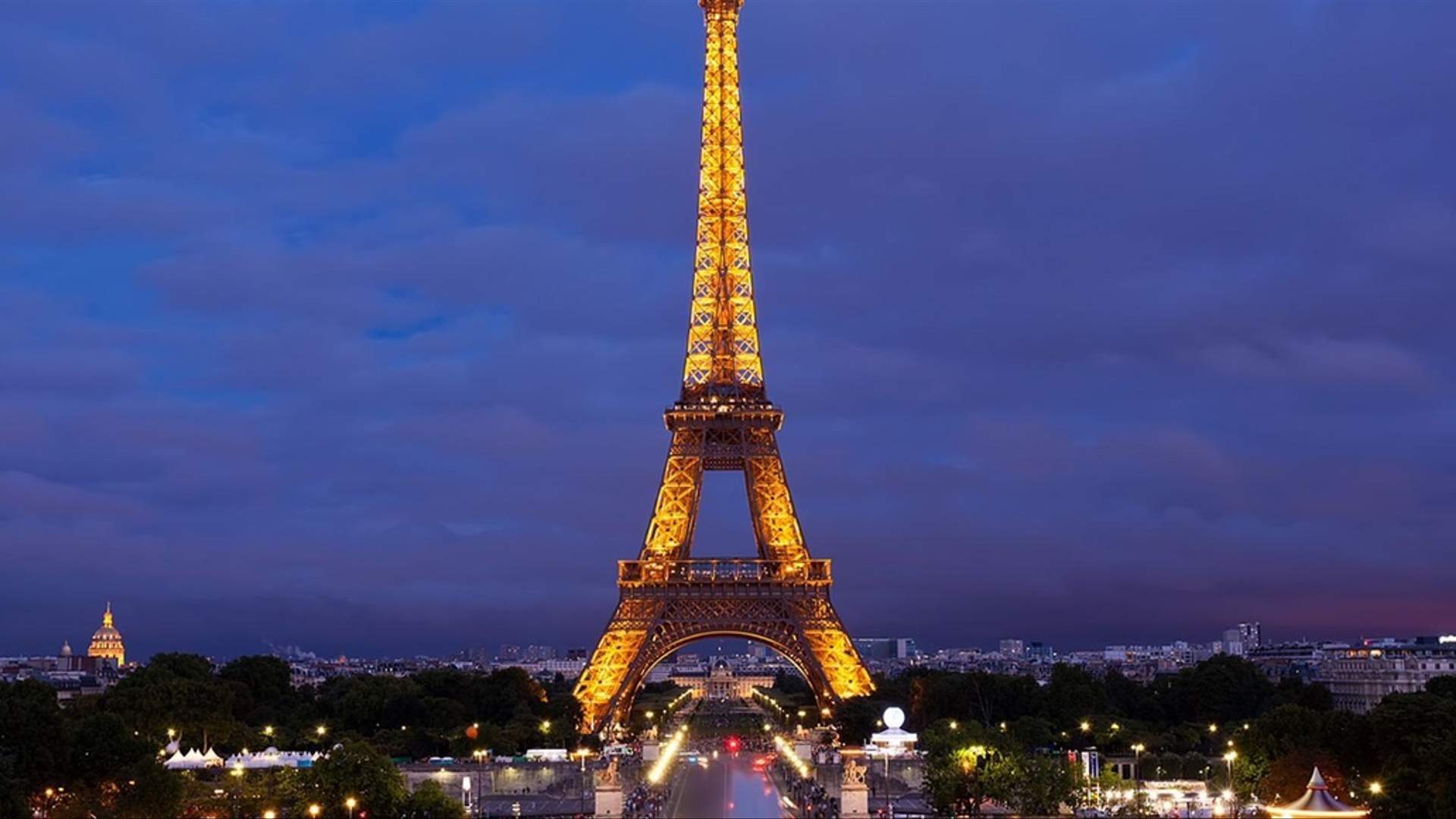 You Can Now Stay in the Actual Eiffel Tower Thanks to HomeAway ...