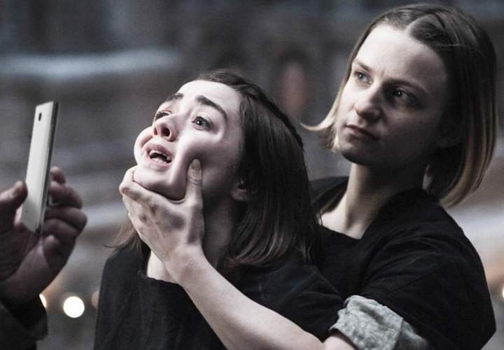 Background image for This New Service Texts Your Friends Game of Thrones Spoilers After Each Episode Airs