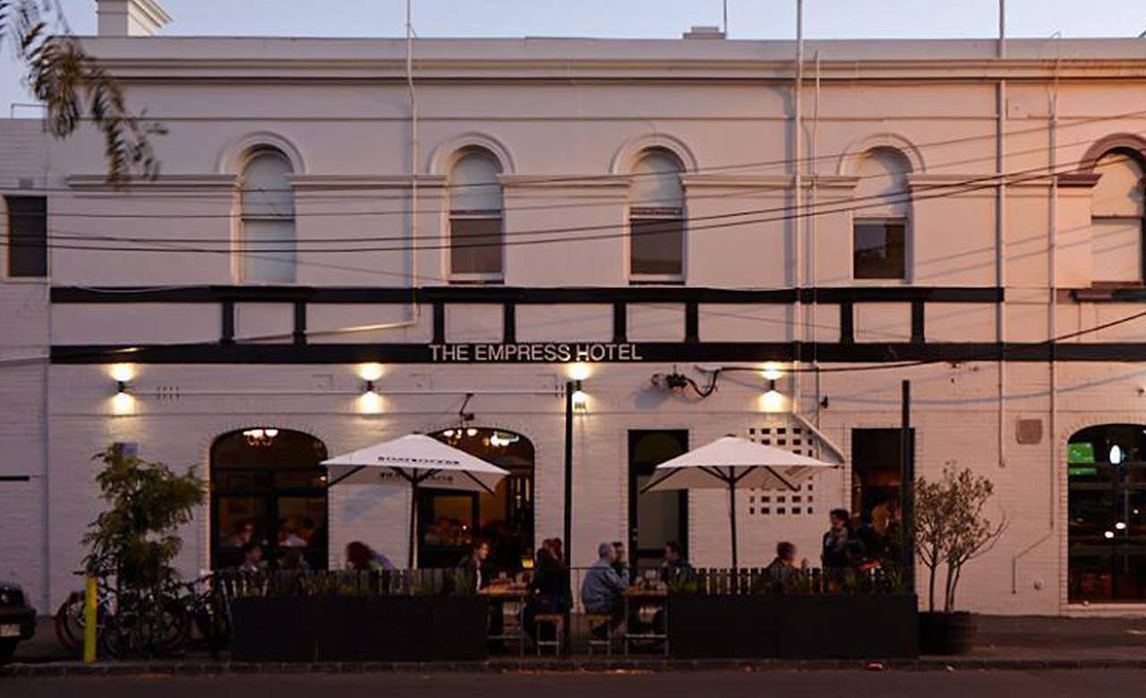 Melbourne S Ten Best Bars For Watching Sport Concrete Playground Melbourne