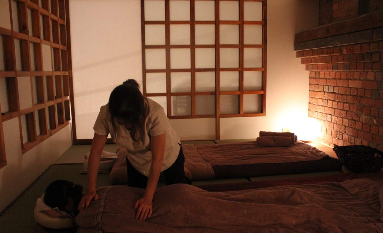 Someone receiving a massage at Sakura Lounge - one of the best spas in Melbourne.