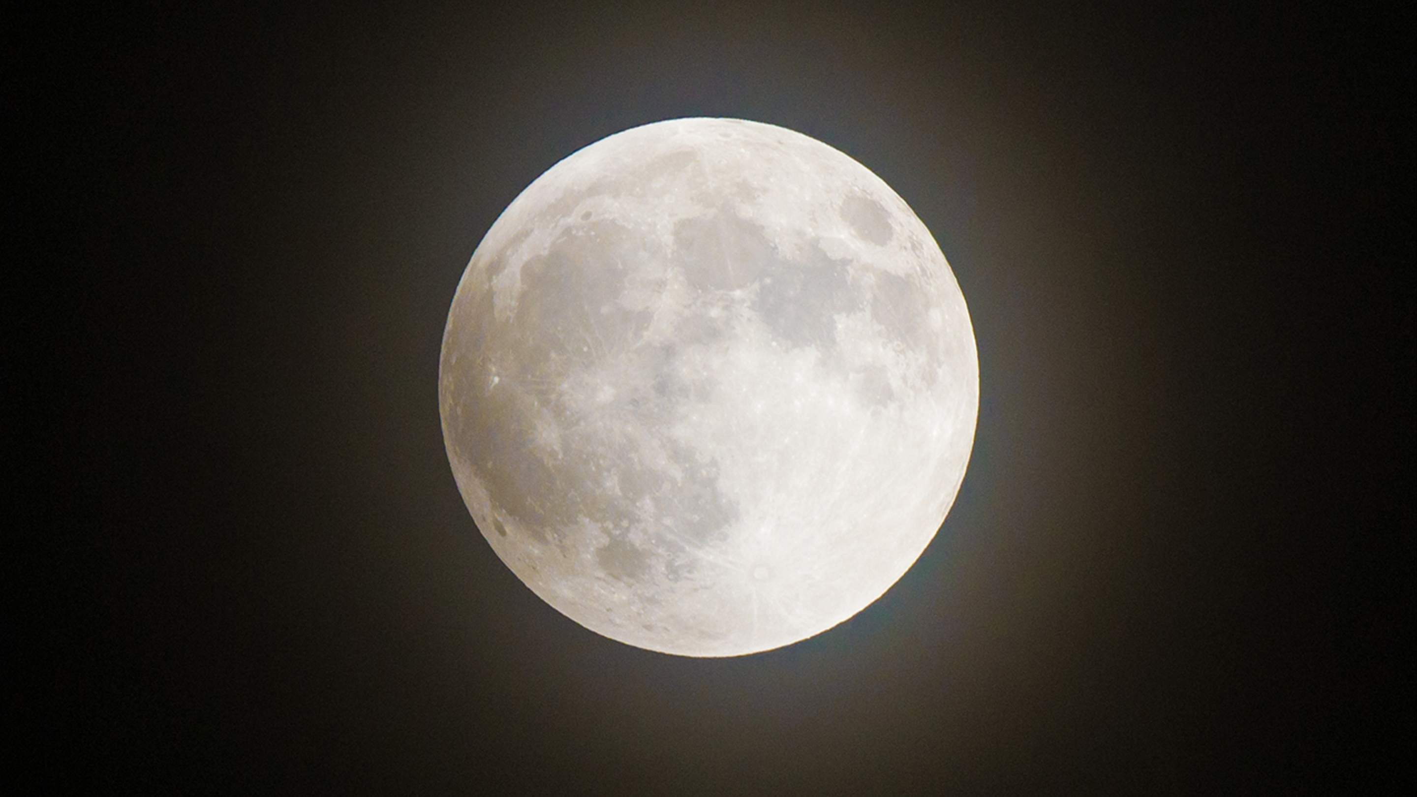 A Blue Supermoon (and the Last Blue Moon Until 2026) Will Be Visible in