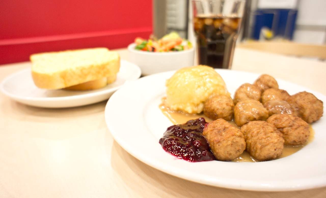 Swedish-meatballs-IKEA-Flickr-Ruocaled