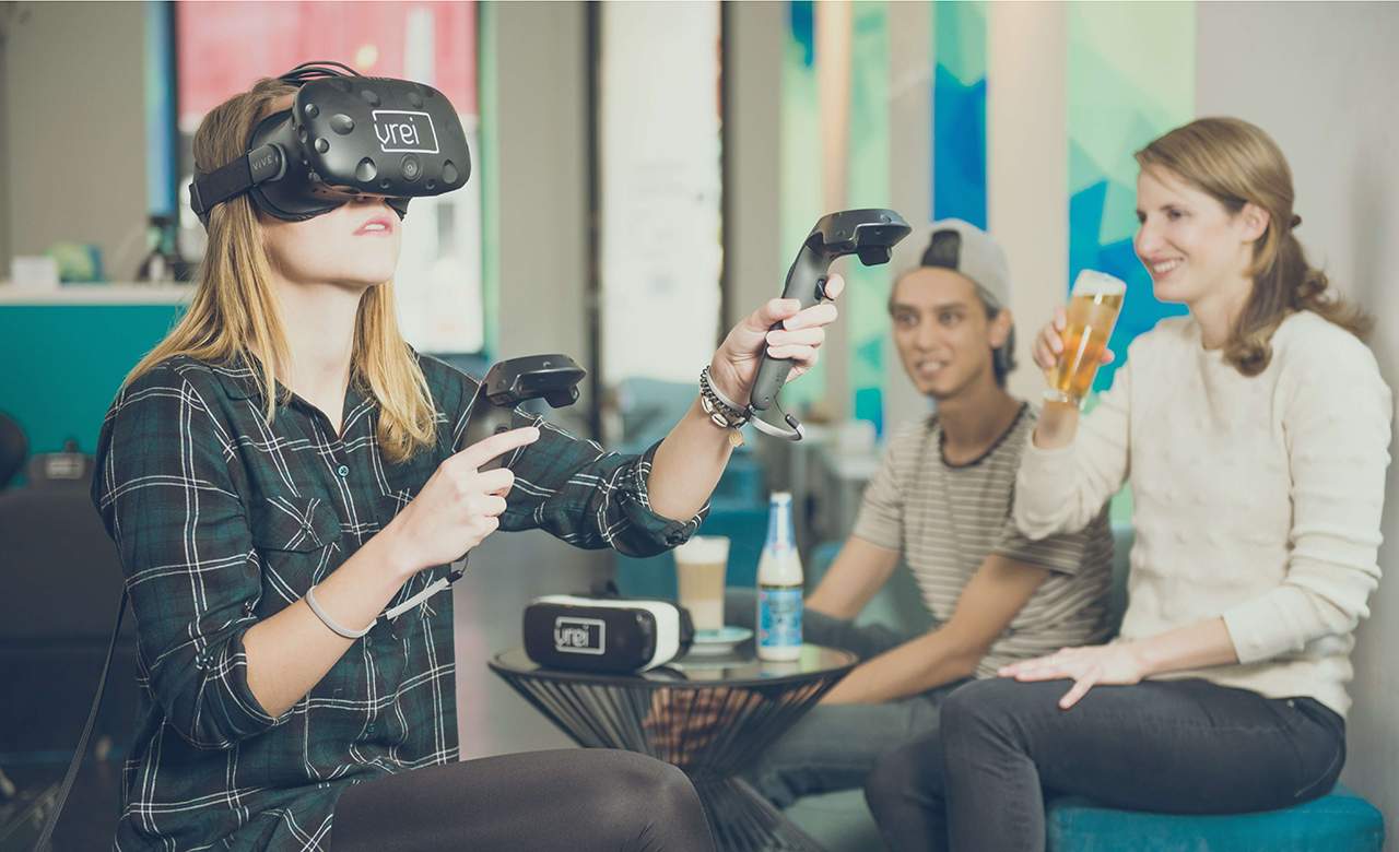Is Vienna's World-First Virtual Reality Bar the Hangout Spot of the Future?