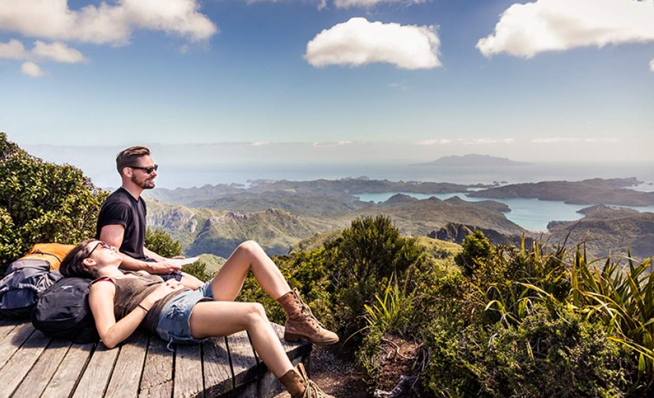 A Summer Dating Guide to Auckland