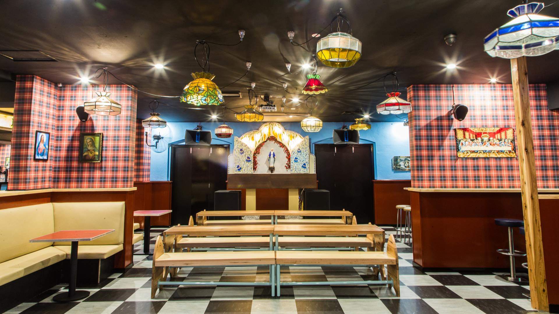 Melbourne's 24Hour Club Opens LateNight Pizza Joint Holy Moly