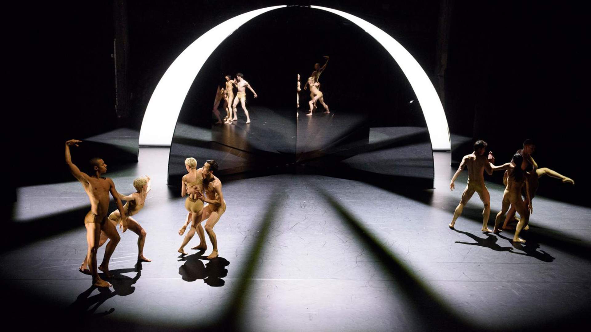 This Visually Stunning Ballet Should Come to Australia