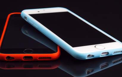 Background image for Wireless Phone-to-Phone Charging Might Soon Be A Reality