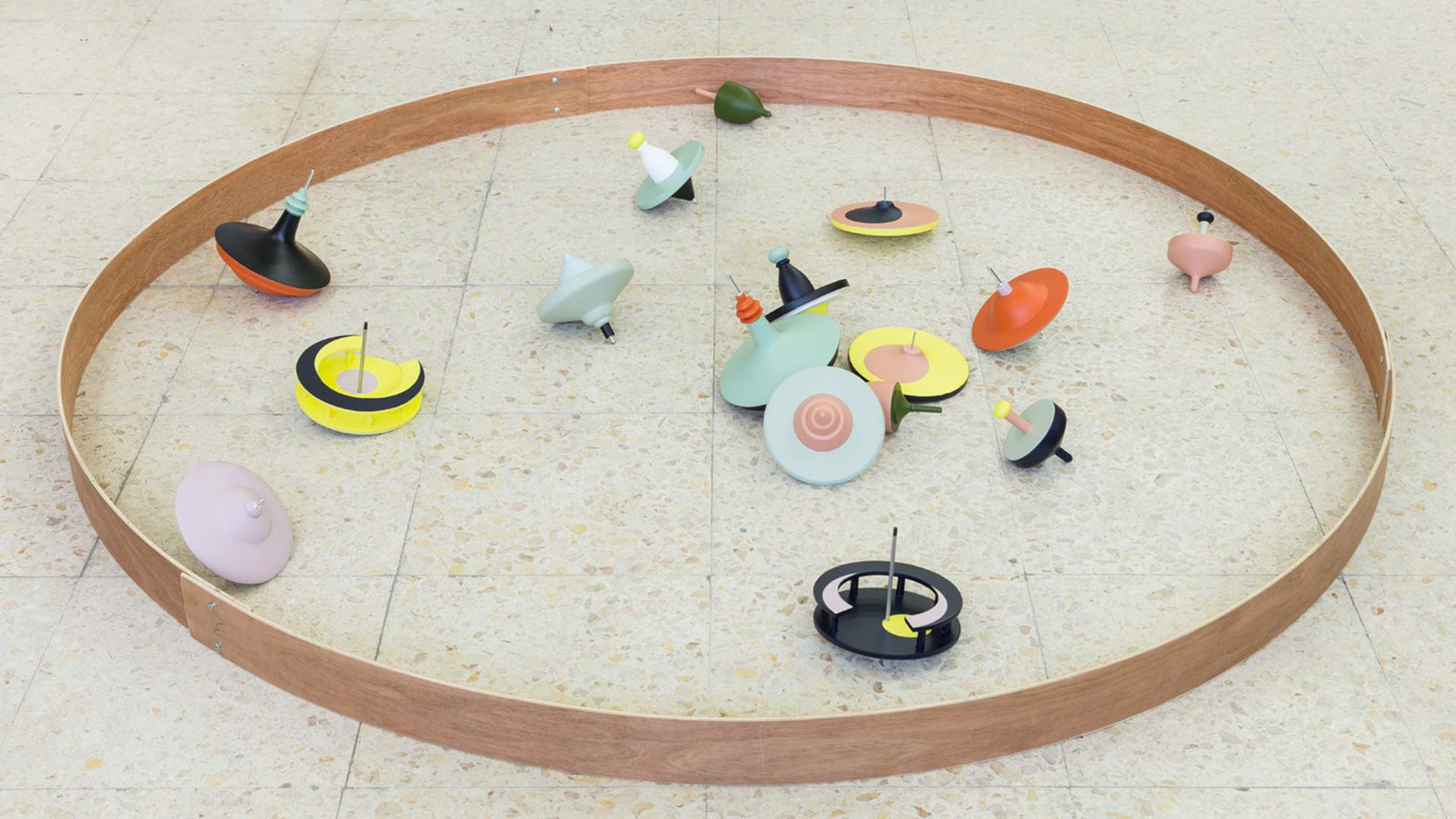 Céline Condorelli: Corps à Corps