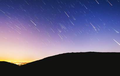Background image for 2024's Eta Aquariids Meteor Shower Is Soaring Across Australia's Skies This Month (and Peaking This Weekend)