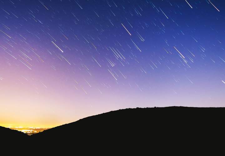 Background image for 2024's Eta Aquariids Meteor Shower Is Soaring Across Australia's Skies This Month (and Peaking This Weekend)