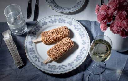 Background image for Five Unusual Wine Pairings That Will Take Your Favourite Fast Food to the Next Level
