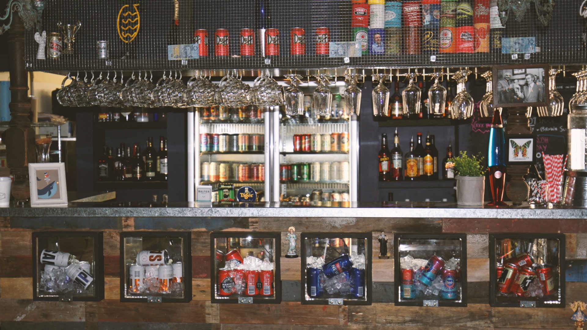 Wings and Tins, Darlinghurst Review