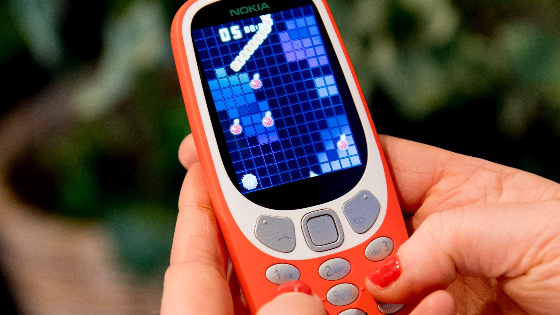 Nokia Is Re-Releasing Its Classic 3310 Snake-Bearing Phone in 3G