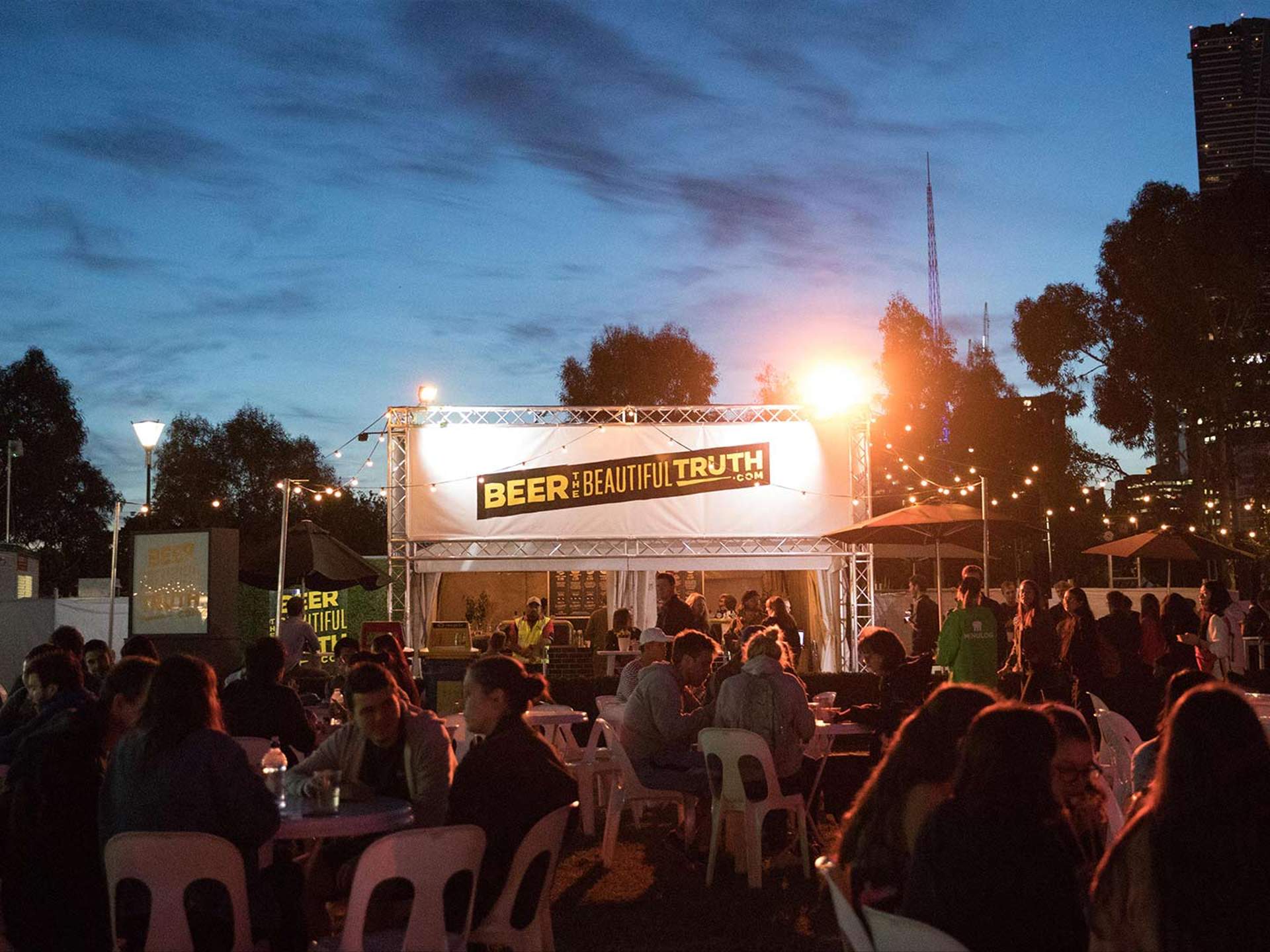 Melbourne S Huge Outdoor Night Noodle Markets Are Back For 2019