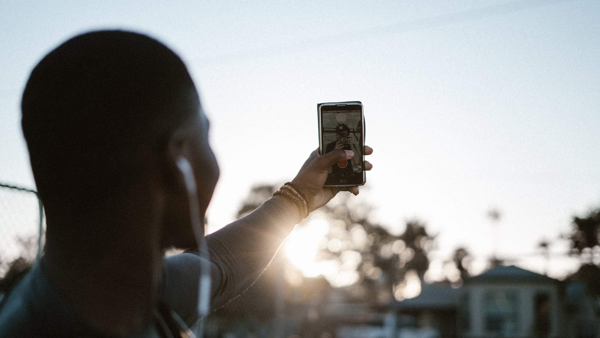 This Study Suggests Excessive Selfie-Taking Could be an Actual Mental Disorder