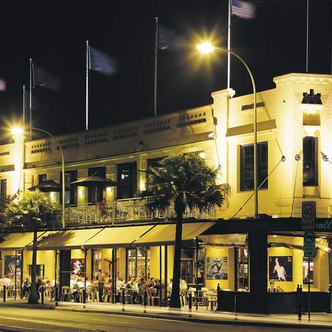 Woolloomooloo Bay Hotel