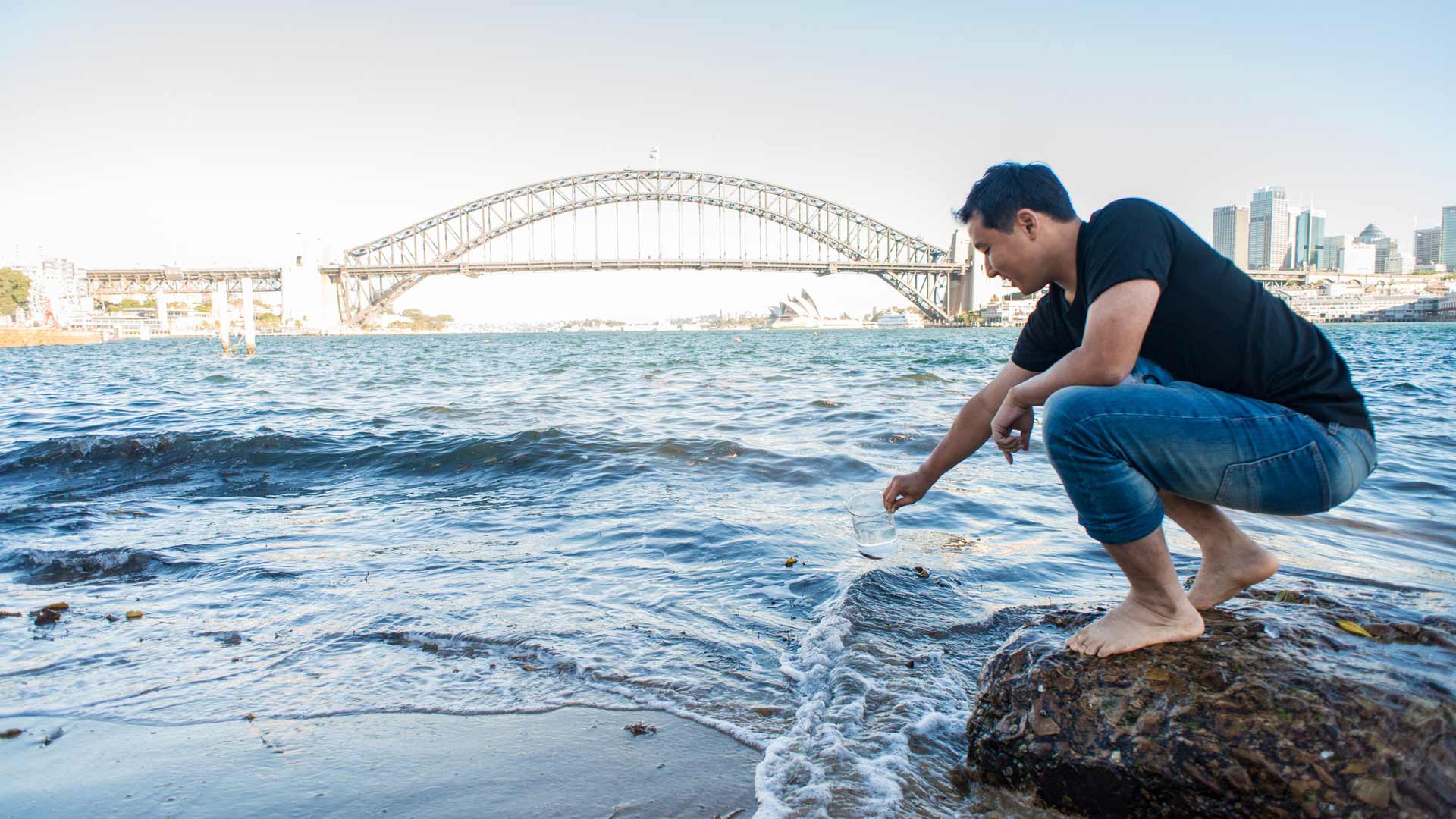 Australian Scientists Have Created a Tiny Filtration Device That Can Make Sydney Harbour Water Drinkable