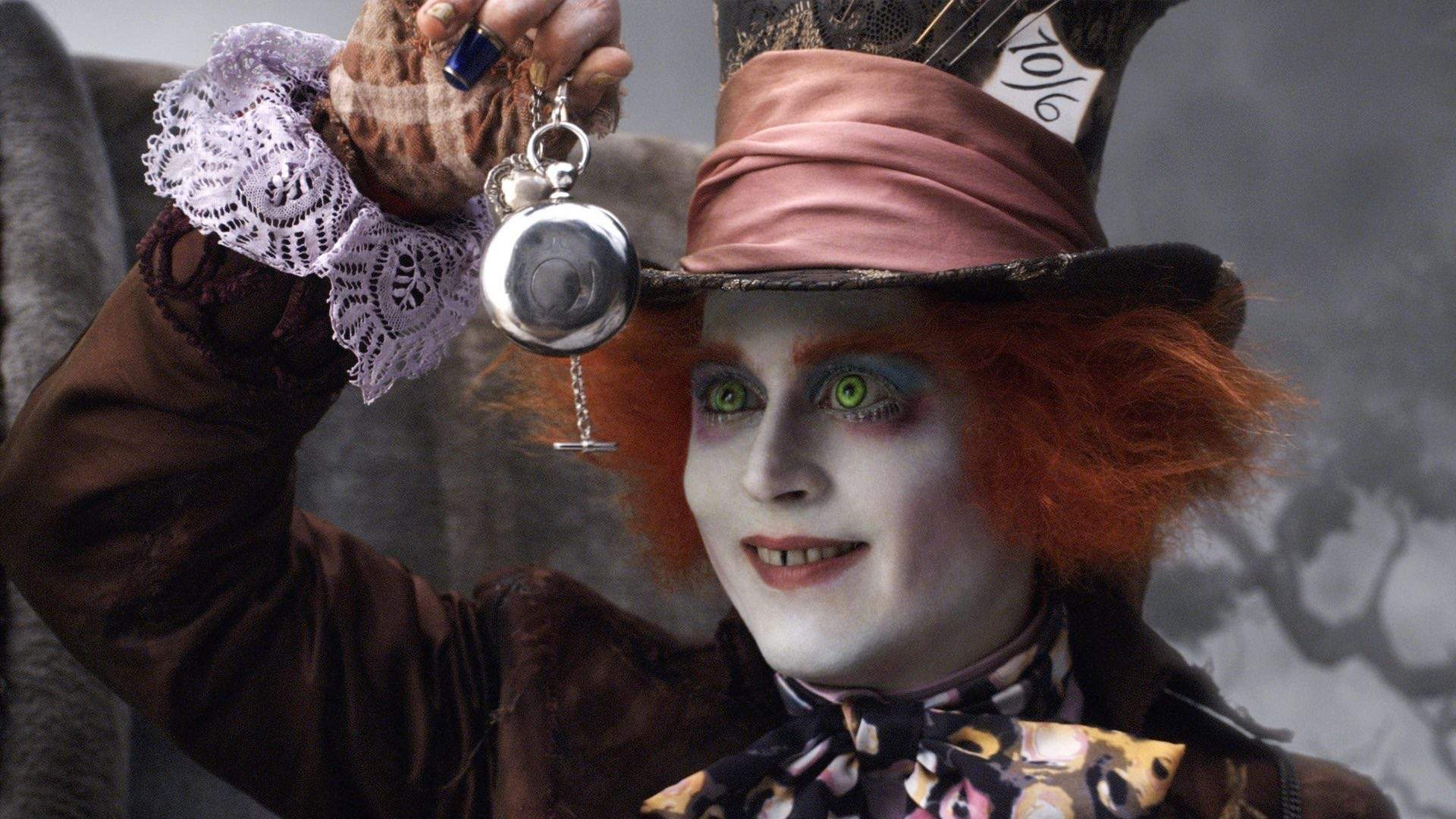 who plays the mad hatter in alice in wonderland