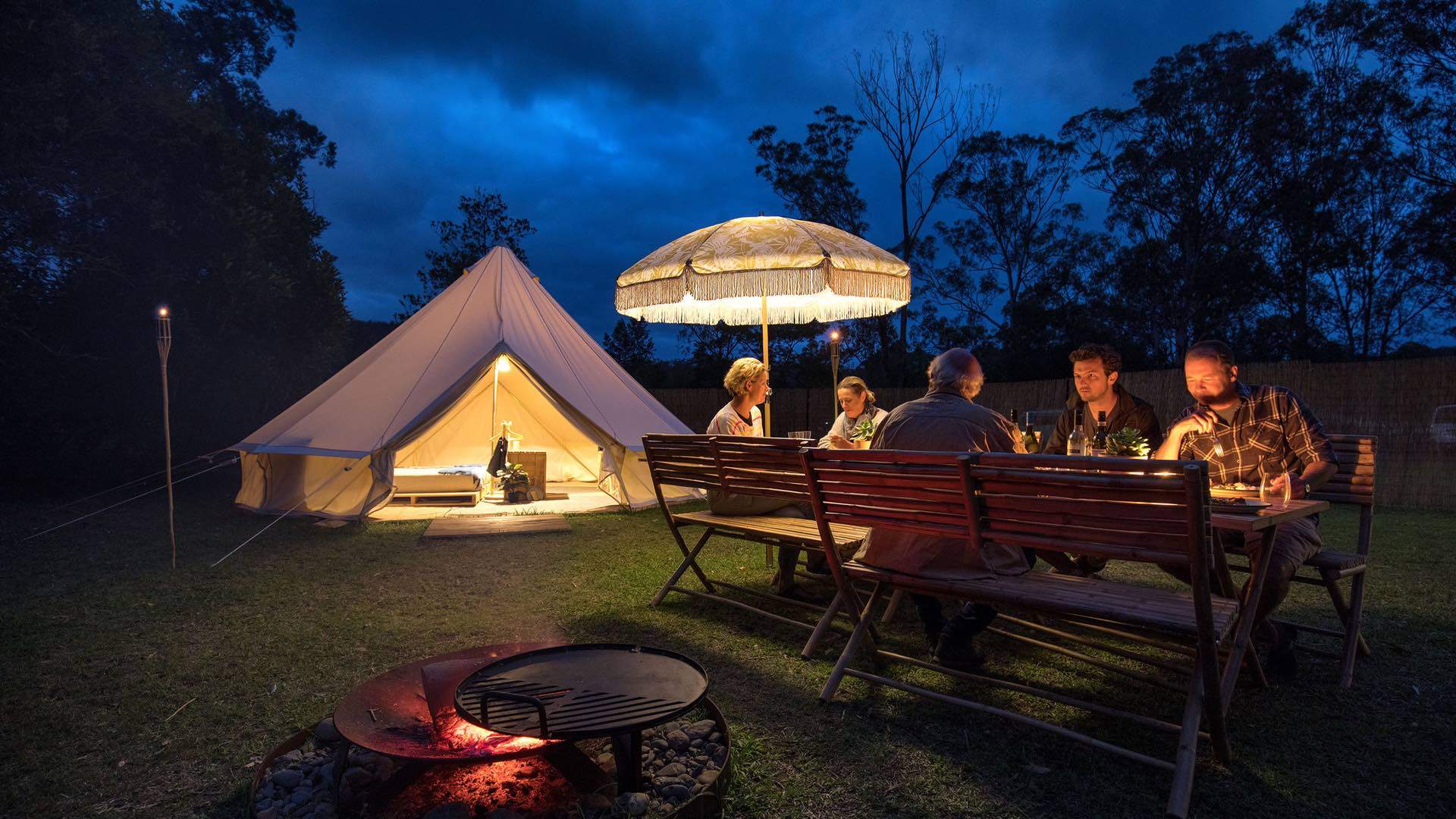 Glamping. Глэмпинг Завидово. Parque natural Urkiola глэмпинг. Зона барбекю глэмпинг. Ривер глэмпинг.