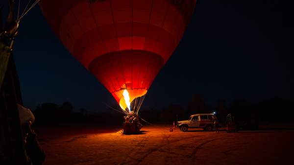 Hot air balloon in Alice Springs