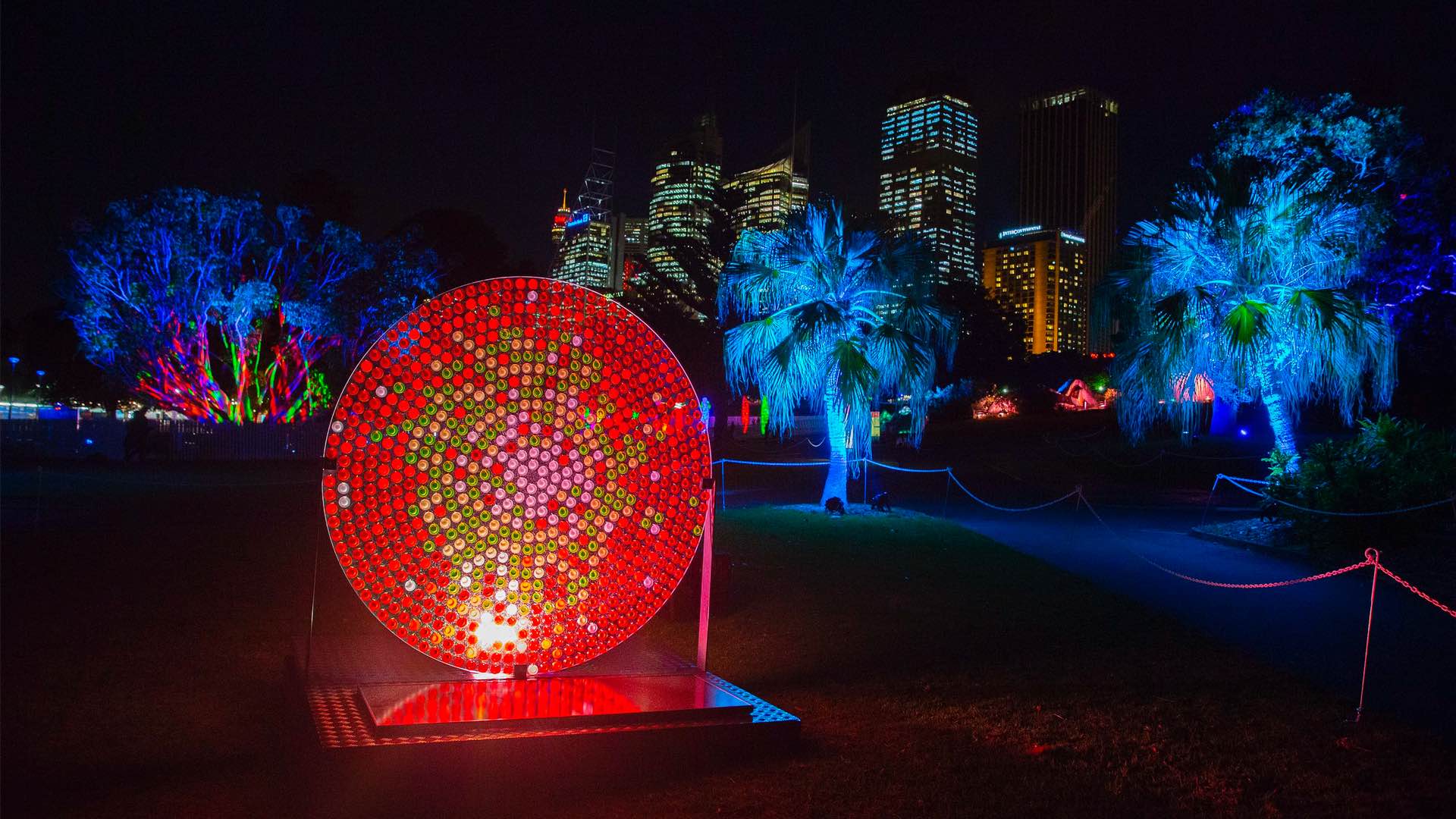 Sixteen Glowing Installations Have Popped Up in the Royal Botanic Garden for Vivid Sydney 2018