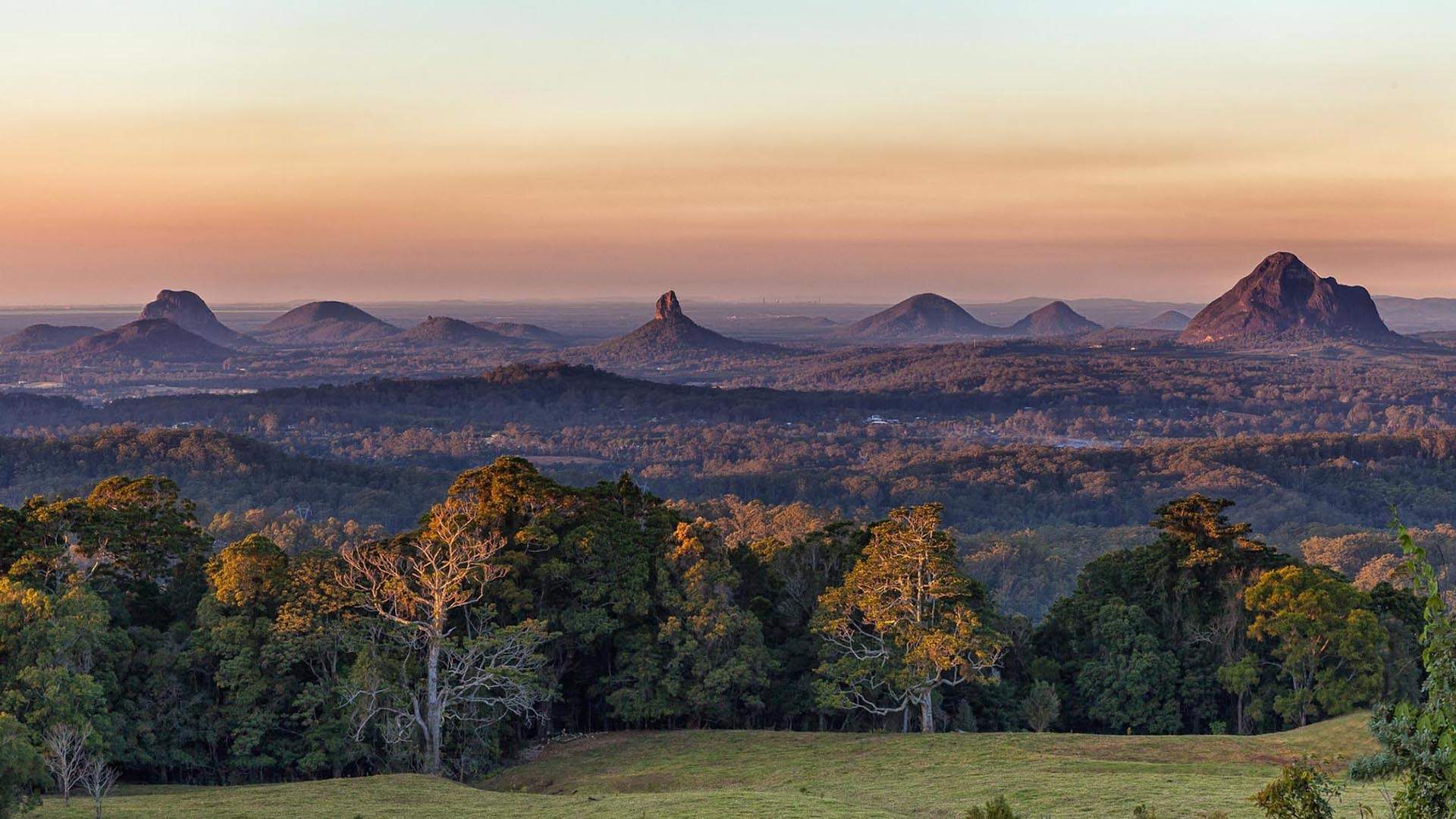 day trips west of brisbane