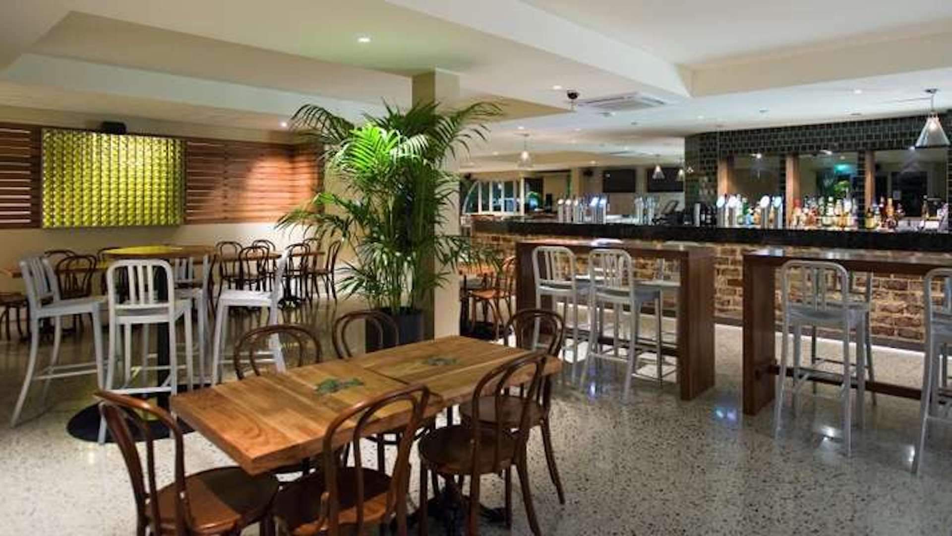 The Village Bar, Subiaco Review