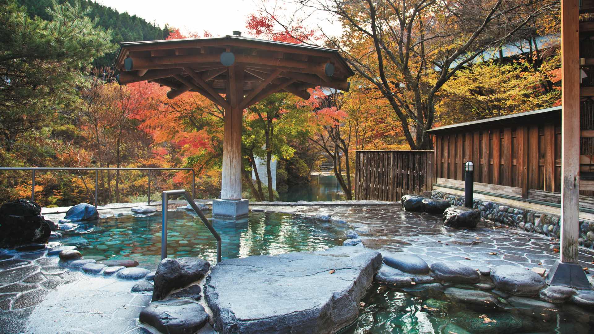 visit onsen japan