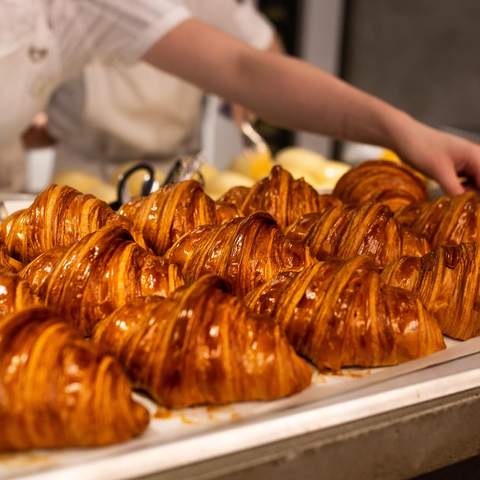 Free Lune Croissants at Uniqlo Docklands