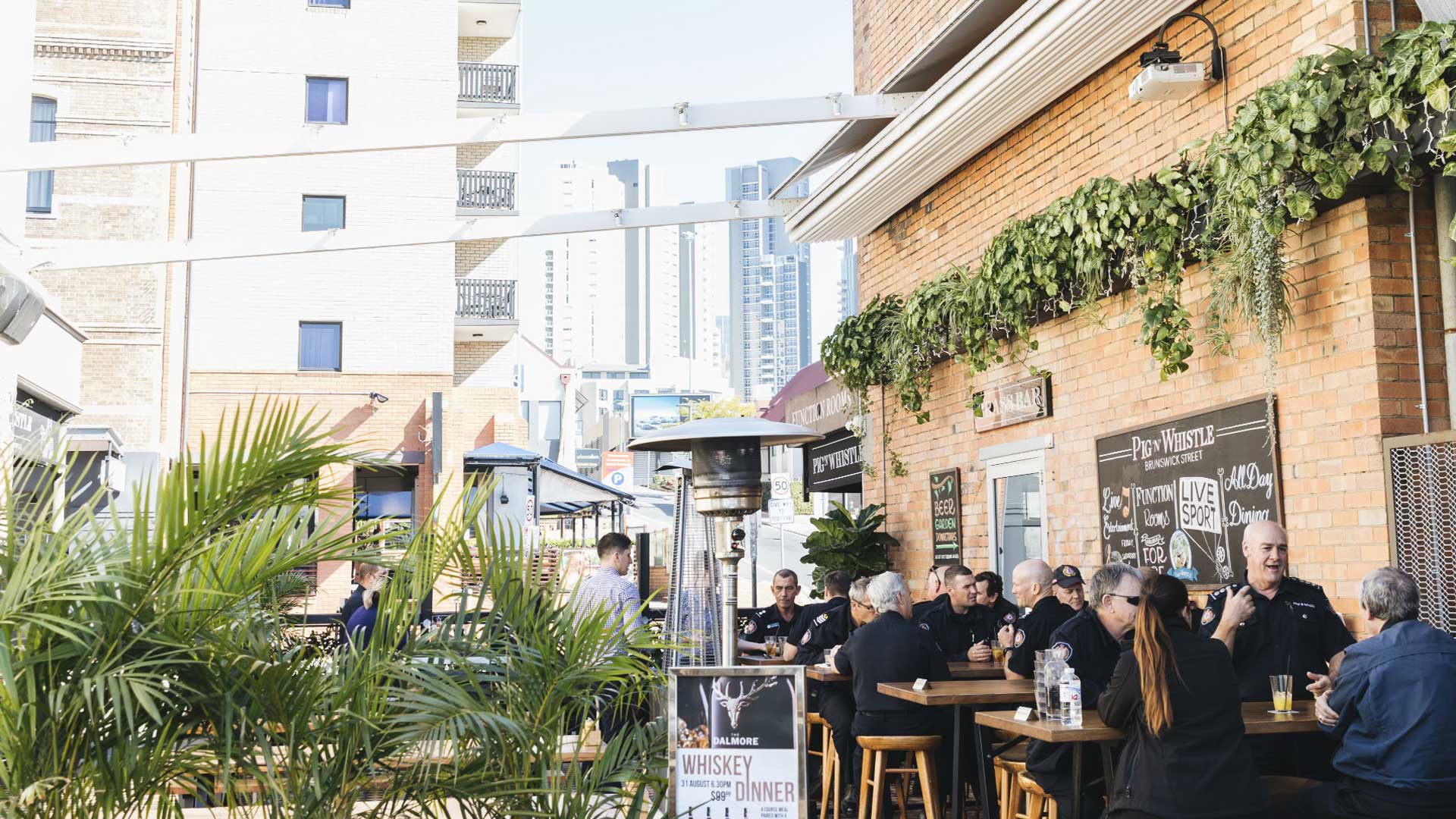 Queensland's Restaurants, Cafes and Bars Might Be Able to Reopen in June