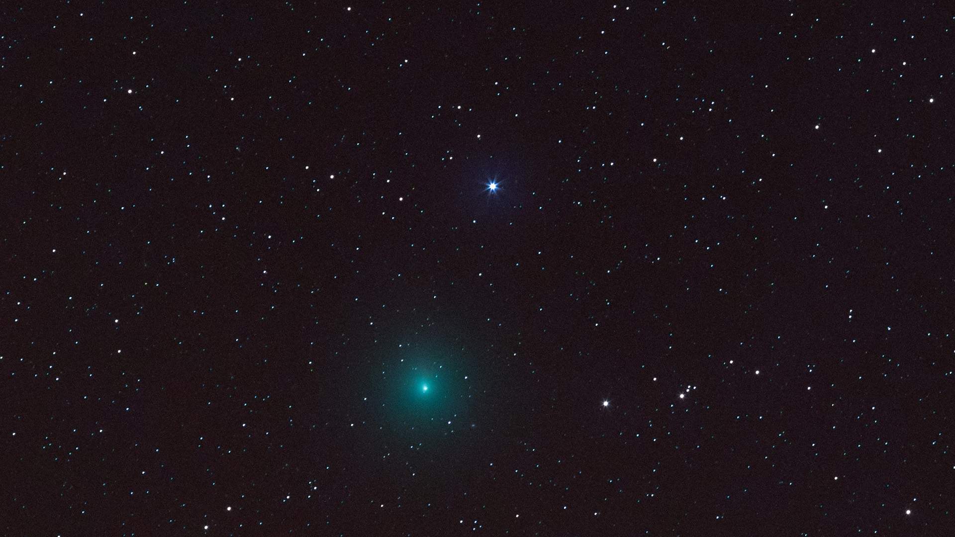 The Glowing Green 'Christmas Comet' Will Be Visible Down Under This Week
