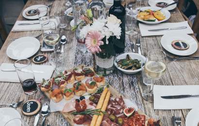 Background image for Five Foods to Pair With Your Favourite Celebratory Drinks
