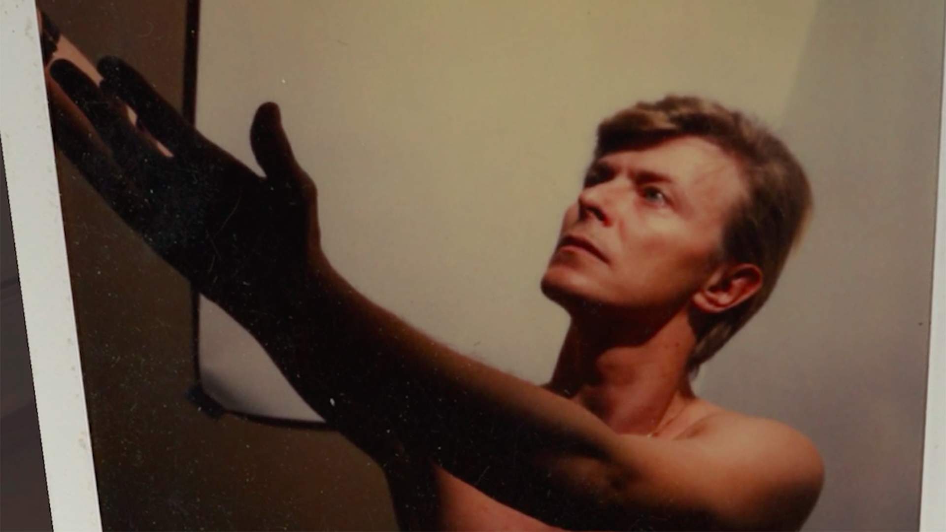 You Can Now Tour This Enormous David Bowie Exhibition Via Your Phone