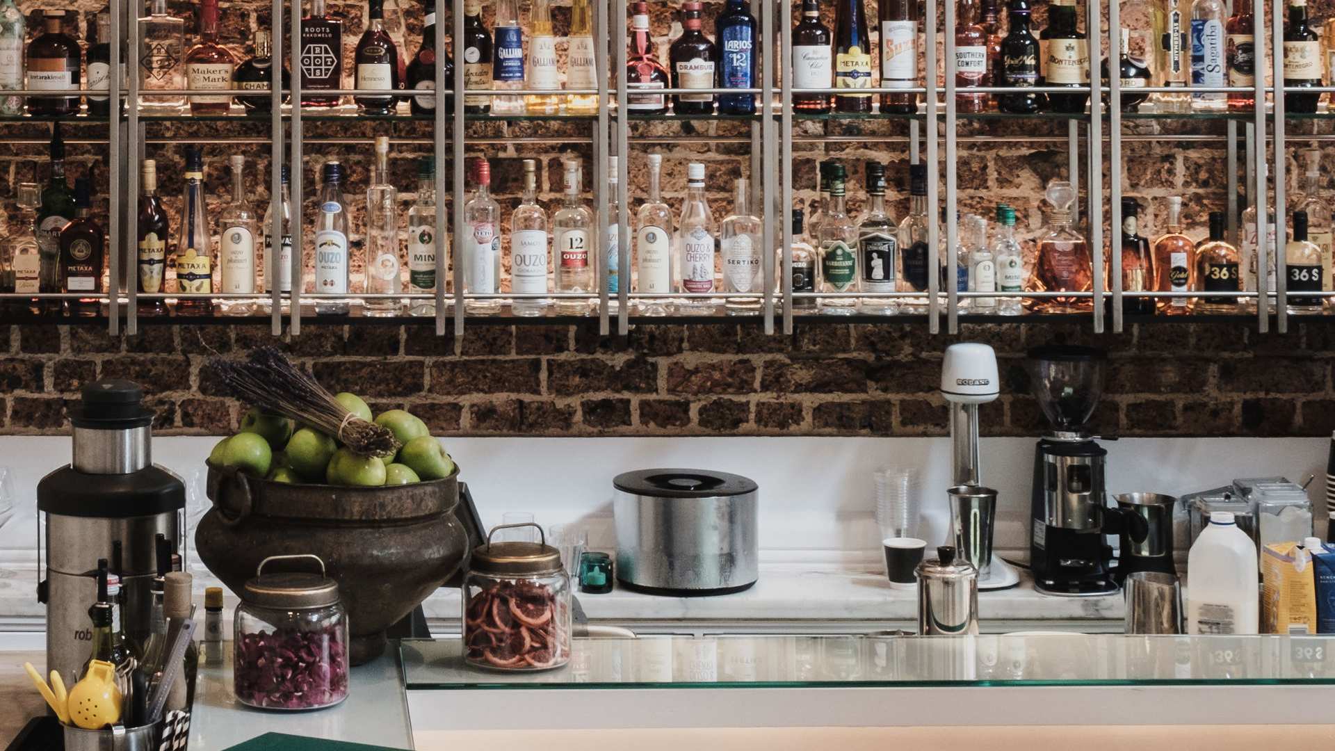 A Tiny Eight-Seat Greek Cocktail and Meze Bar Has Opened in the CBD
