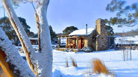 Seven Extremely Cosy Cabins Around Australia That You Can Escape To This Winter